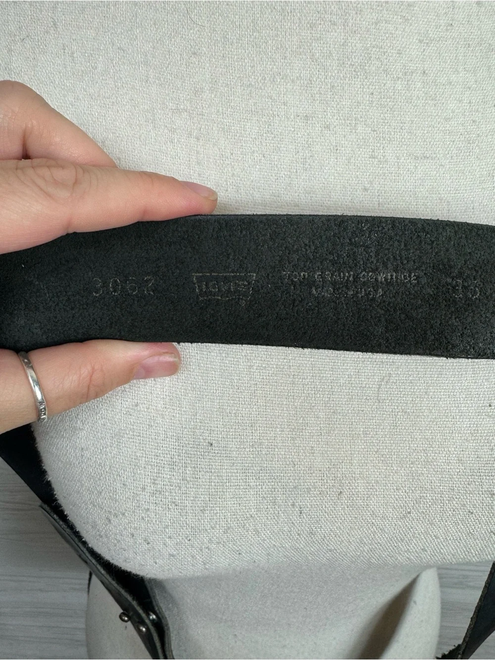Vintage Levi's Silver tab Buckle Leather Belt Size 36 Round Made in USA 3062 90s